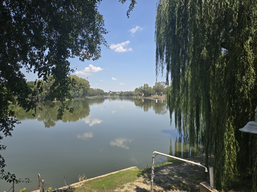 3 Bedroom Property for Sale in Lindequesdrif North West